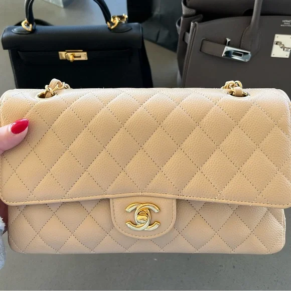 **sold Authentic Chanel classic medium double flap - Picture 10 of 11